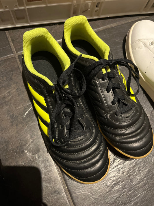 Adidas Copa Sportschuhe Schwarz und Gelb