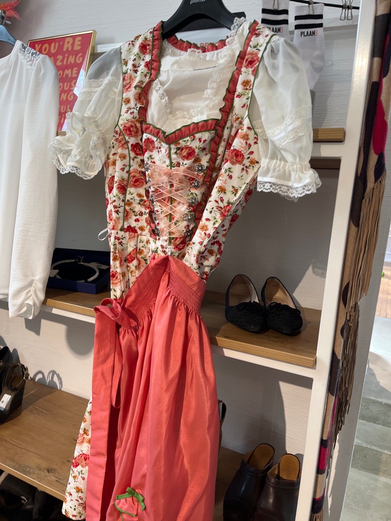 Landhaus C&a  Dirndl mit Bluse Mehrfarbig (Weiß, Rot, Rosa, Grün)