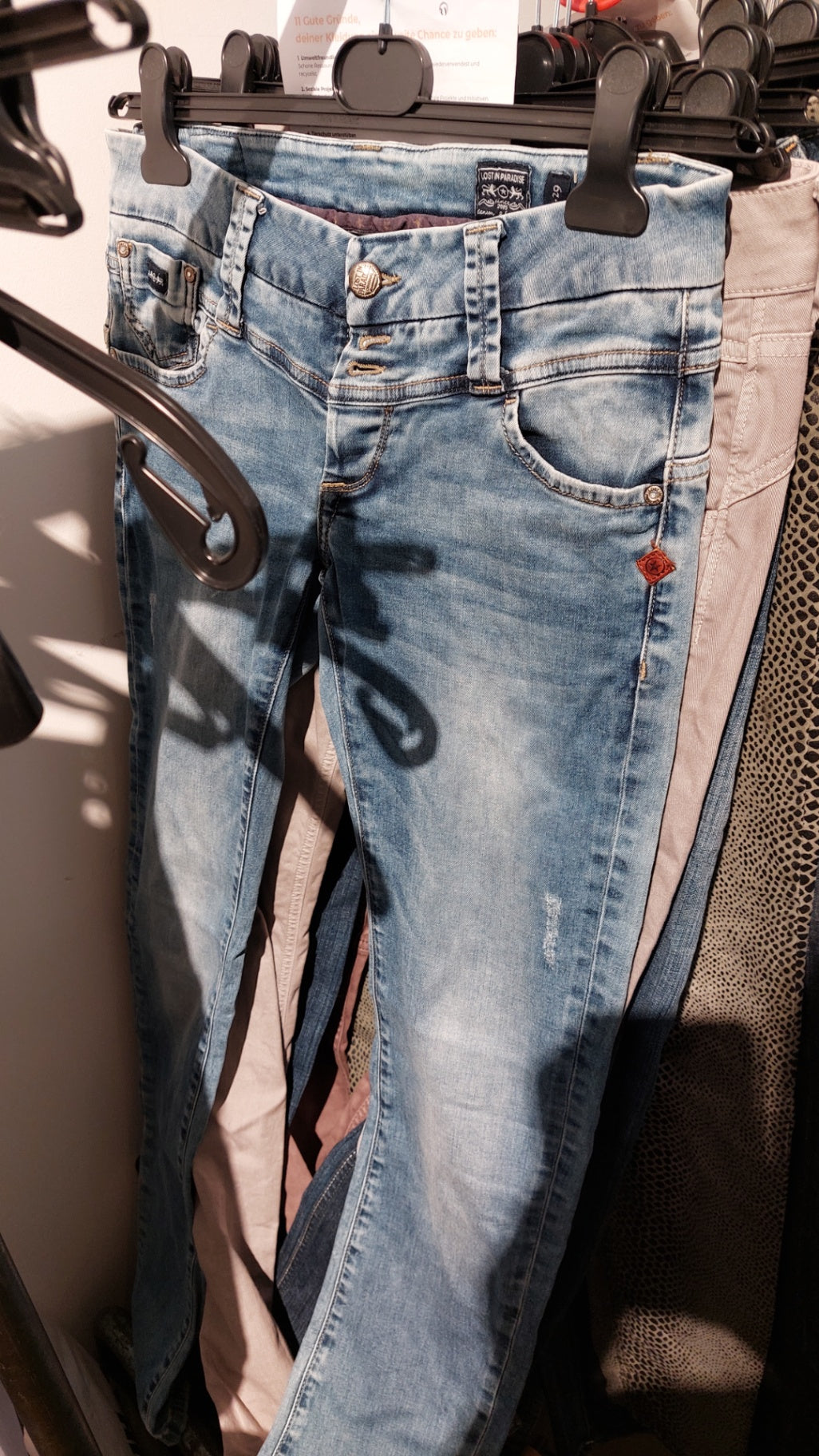 Lost in Paradise Jeans Blau