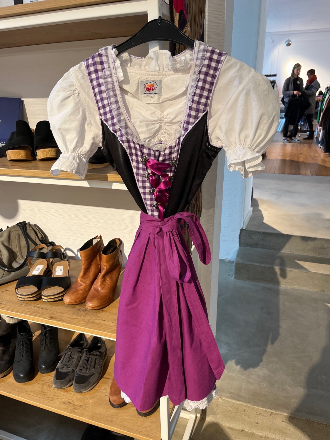 T.Point Sale Dirndl Lila