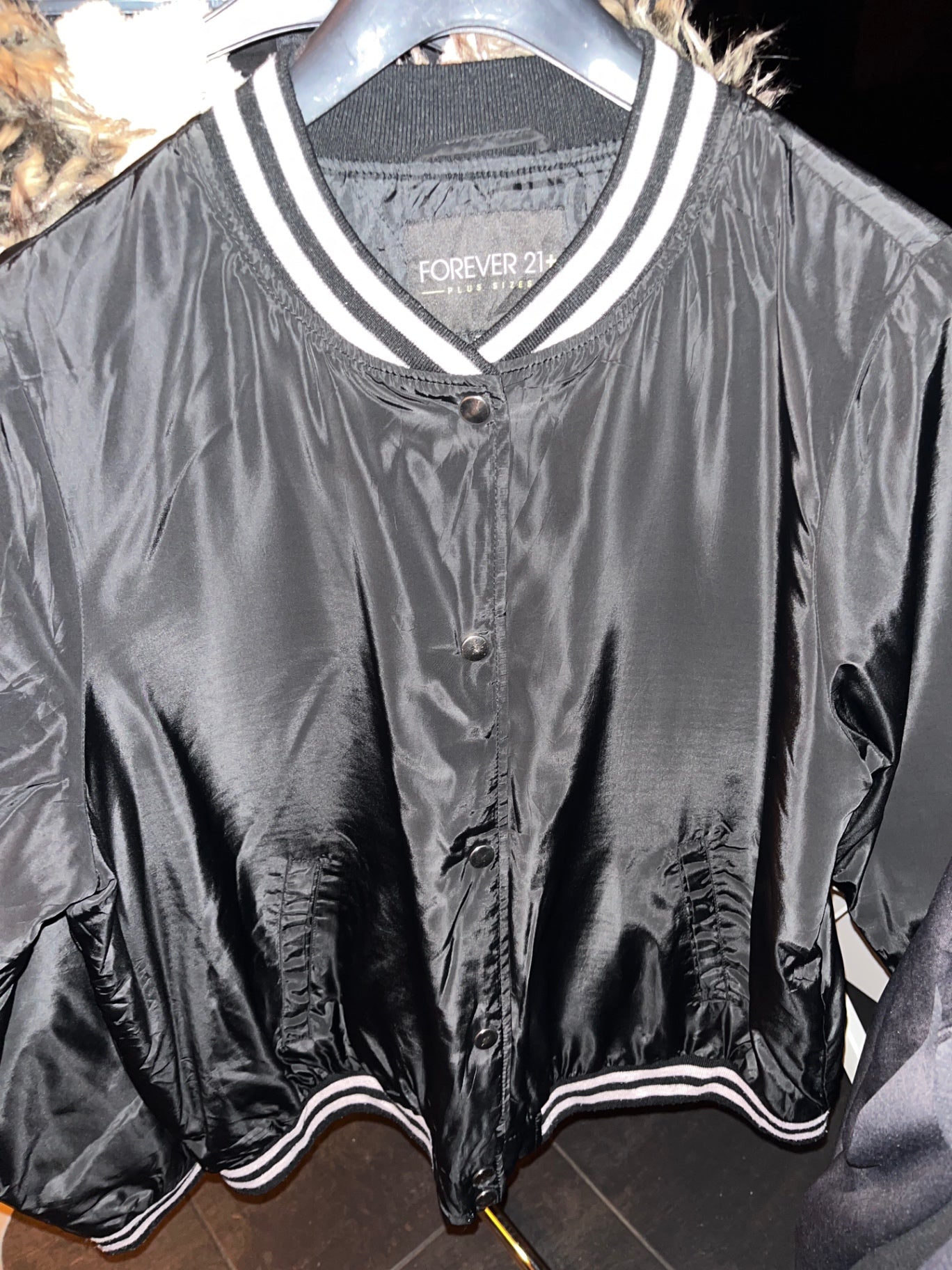 Forever 21 plus sizes Bomberjacke Schwarz