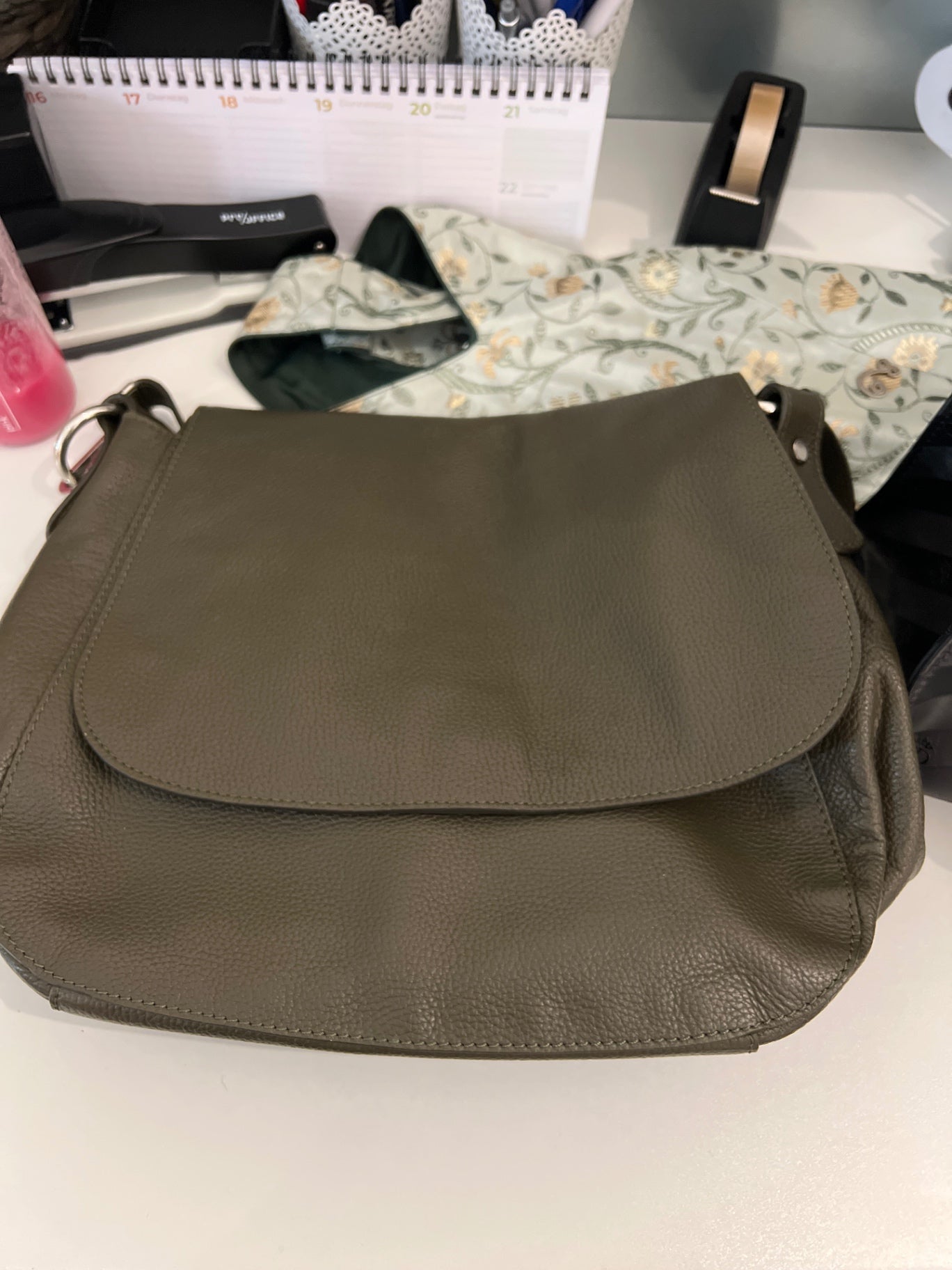 Loubs Umhängetasche Olivgrün