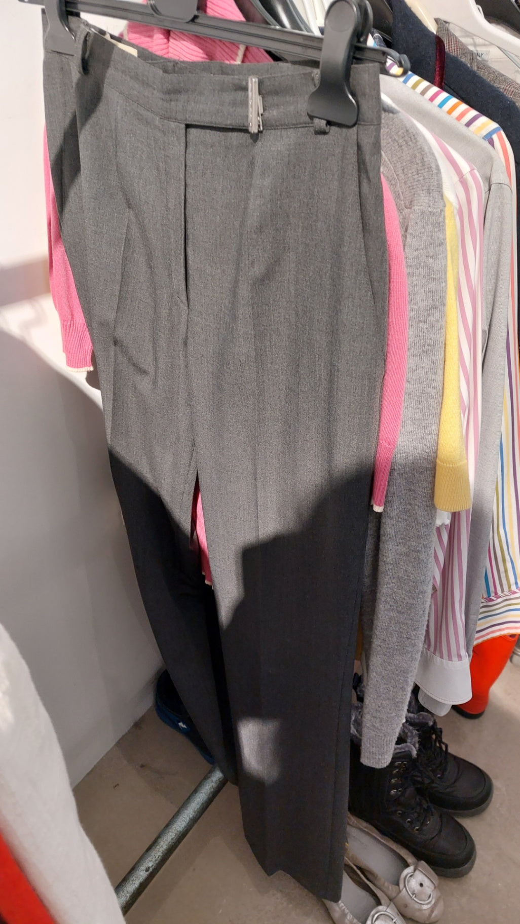 Escada Hose Grau