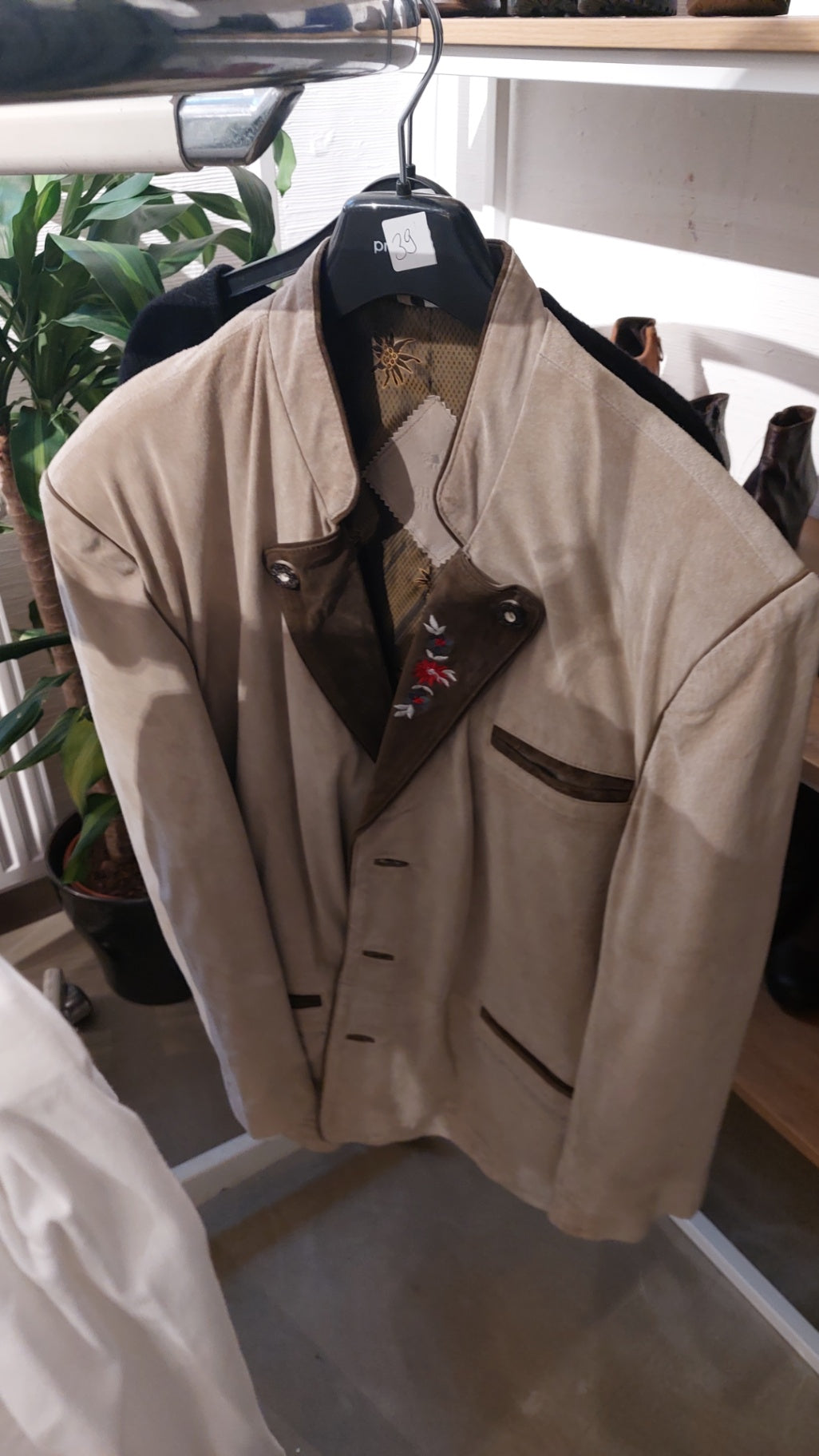 Shield collection  Trachtenjacke Beige