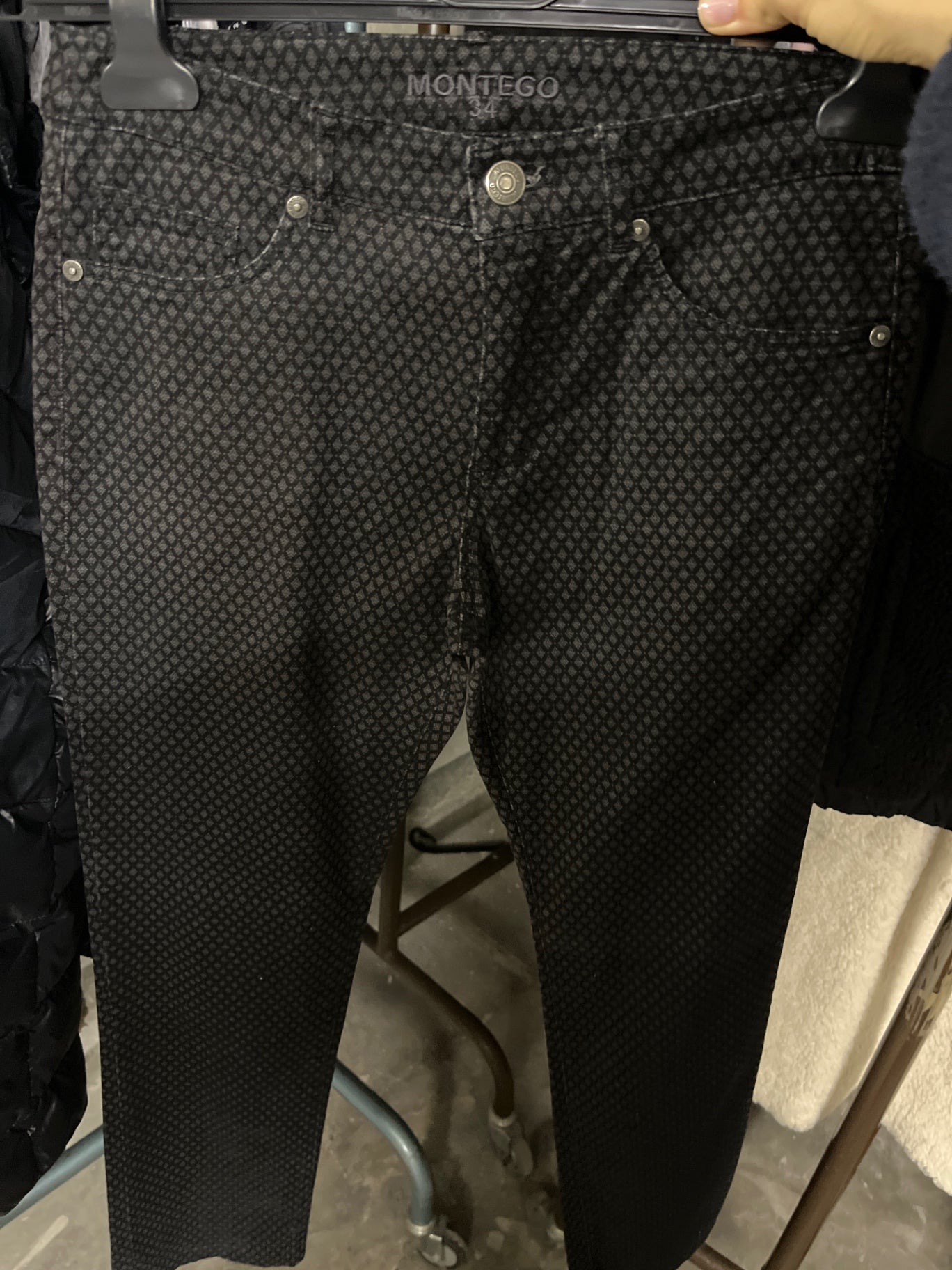 Montego Hose Schwarz Muster