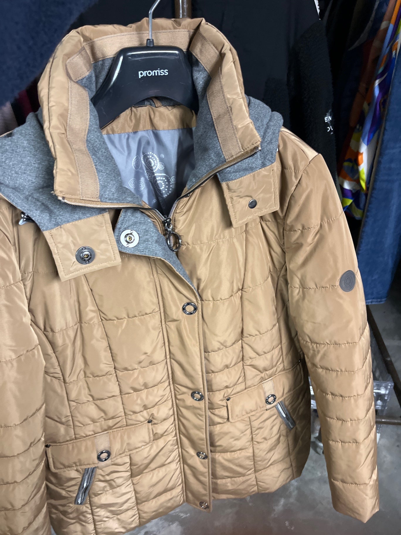Barbara Leber  Winterjacke Beige
