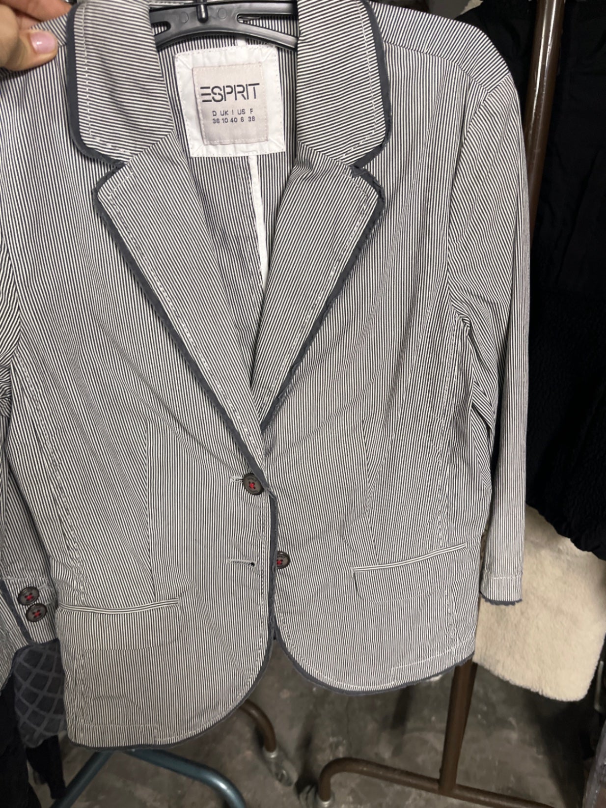 Esprit Blazer Weiß mit feinen schwarzen Streifen