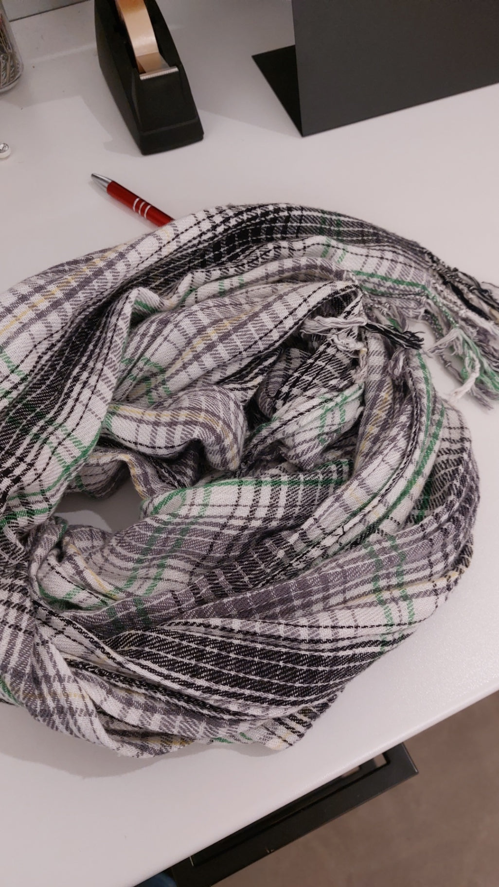Tuch Schal Mehrfarbig (Weiß, Schwarz, Grün, Gelb)