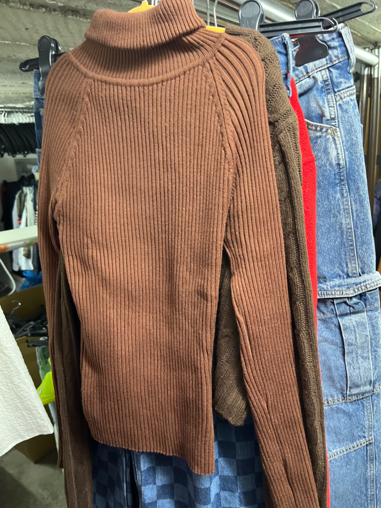 Review Pullover Braun