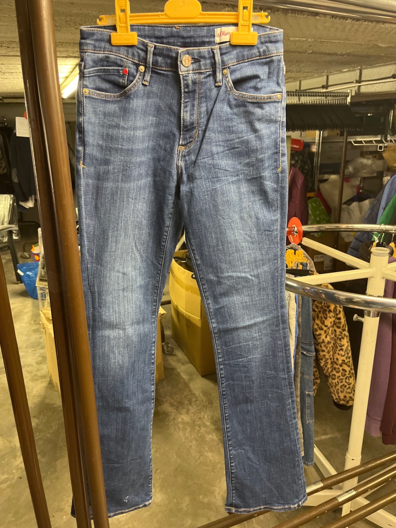 s.Oliver Jeans, kleiner Defekt Bein unten