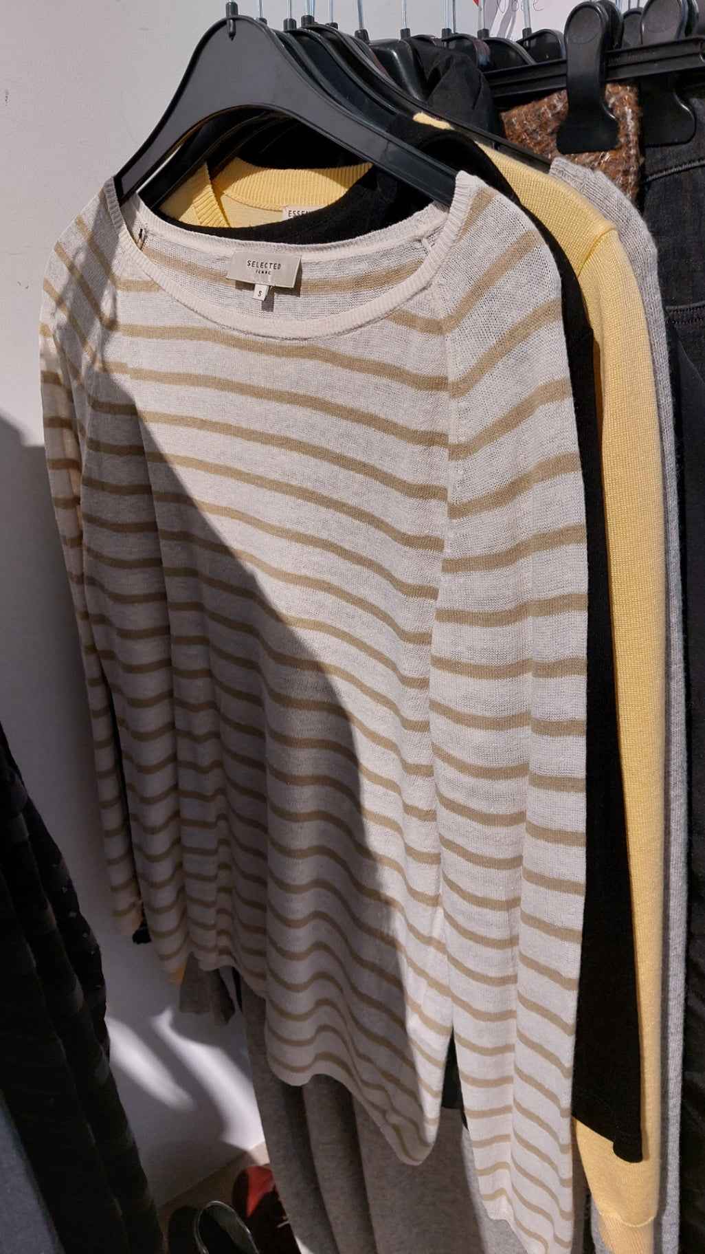 Selected Langarmshirt Beige und Weiß gestreift mit 70% Leinen