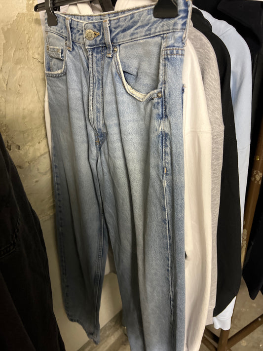 Bershka  Jeans Hellblau