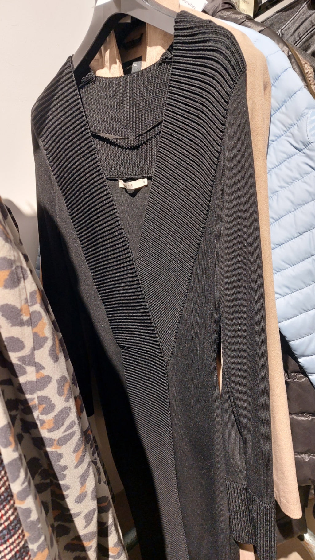 Nikkie Kleid Schwarz