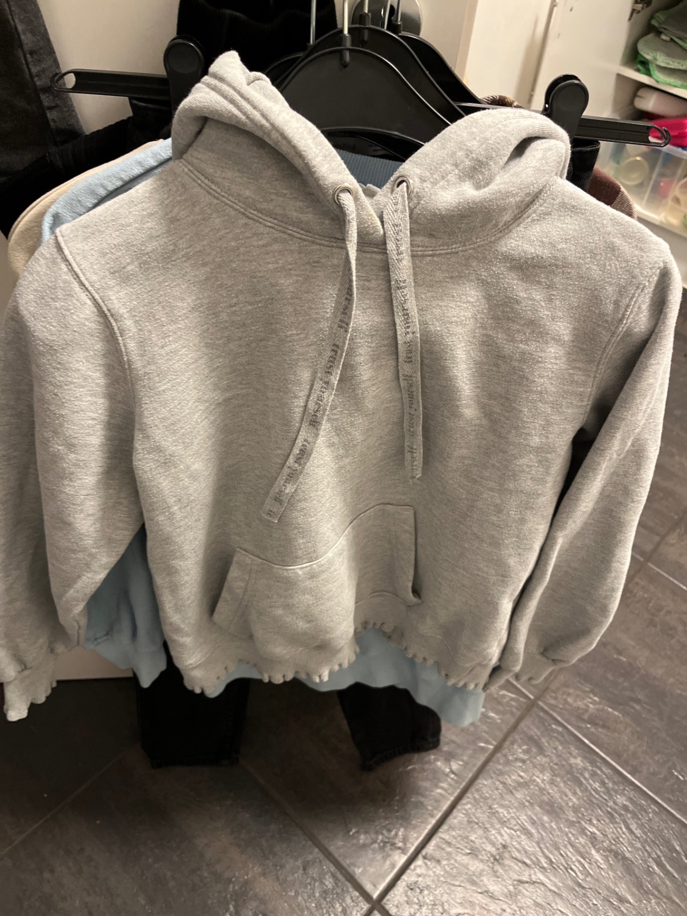 FB Sister Kapuzensweatshirt Grau