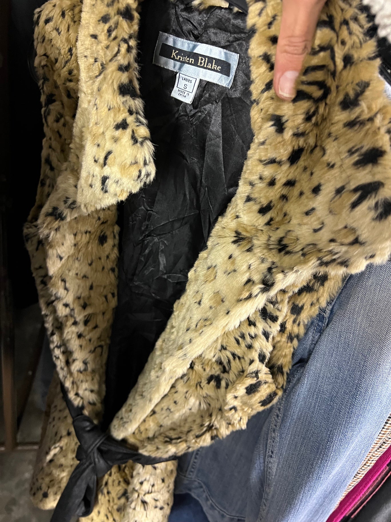Kristen Blake Fellweste Beige mit schwarzen Flecken