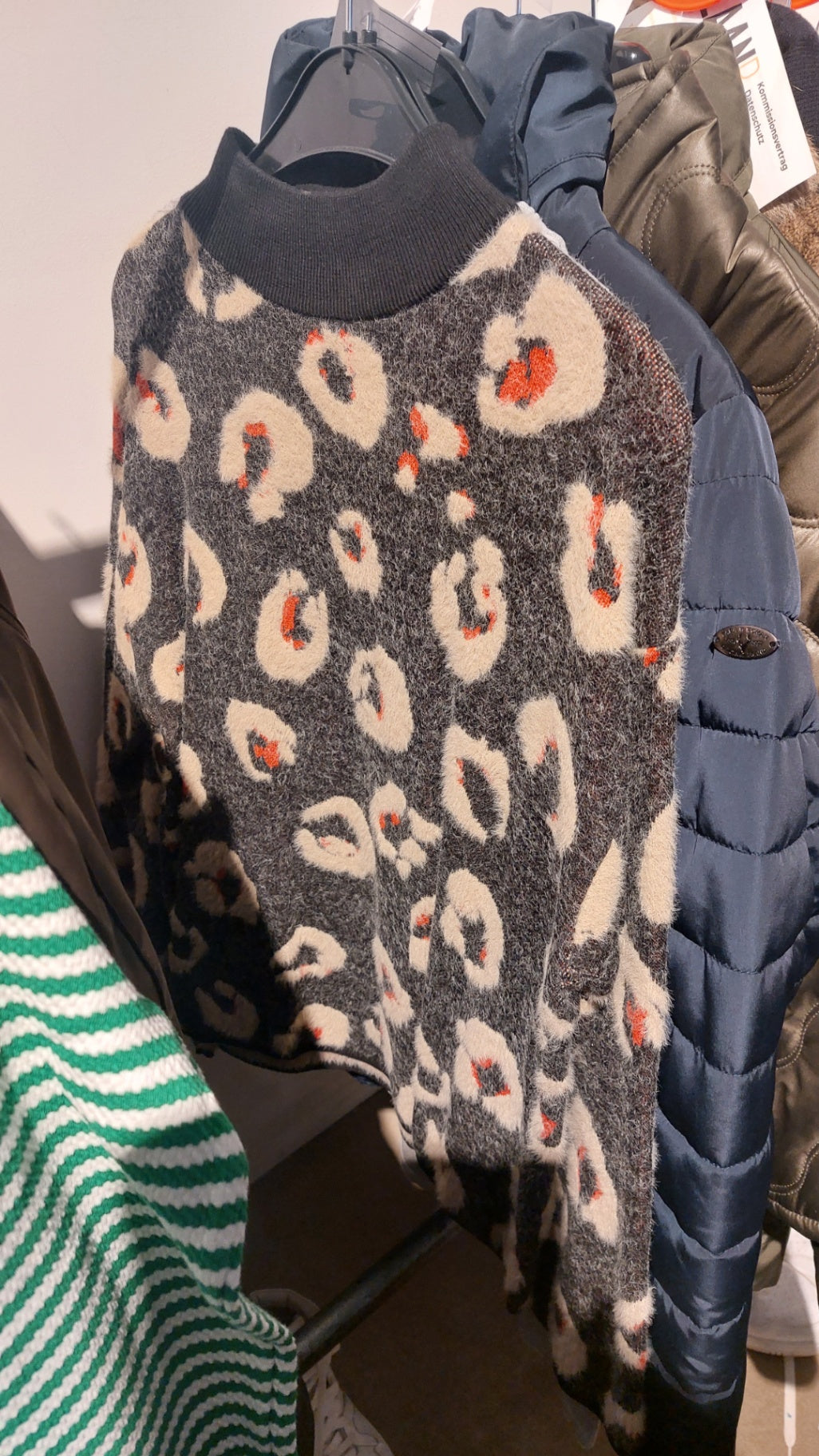 s.Oliver Pullover Grau mit Leopardenmuster