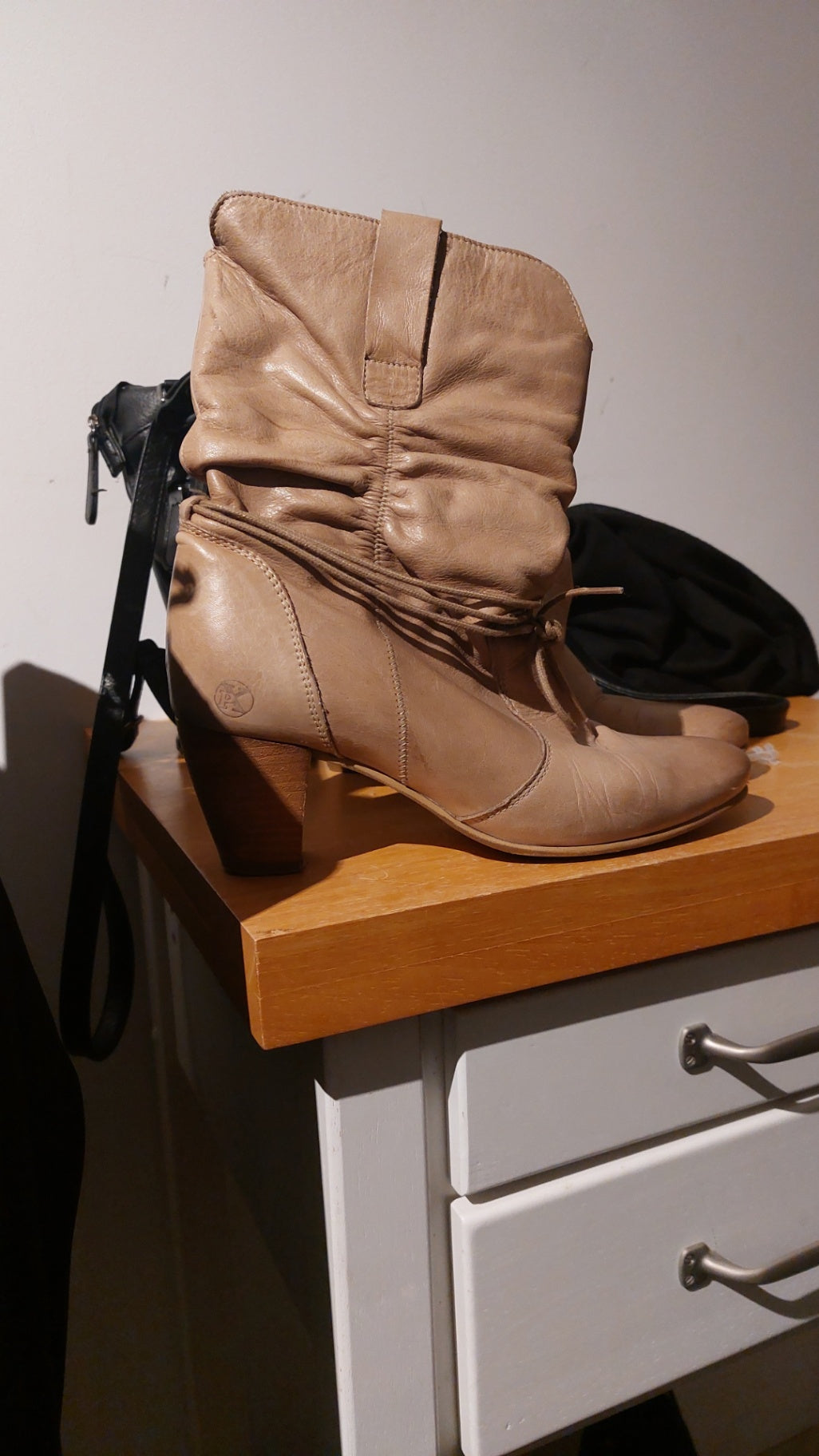 Post x Change Stiefeletten Beige