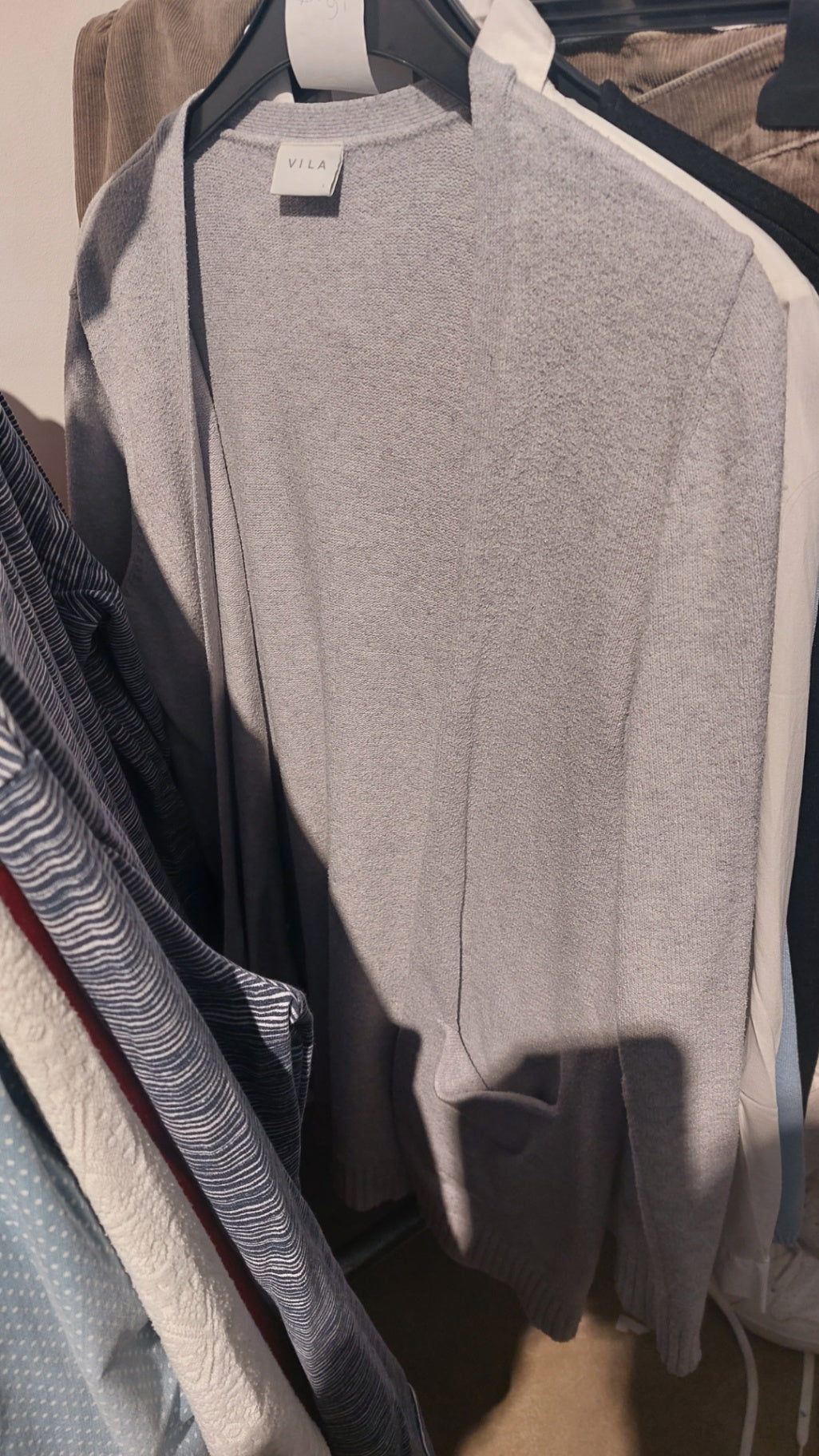 Vila Cardigan Grau