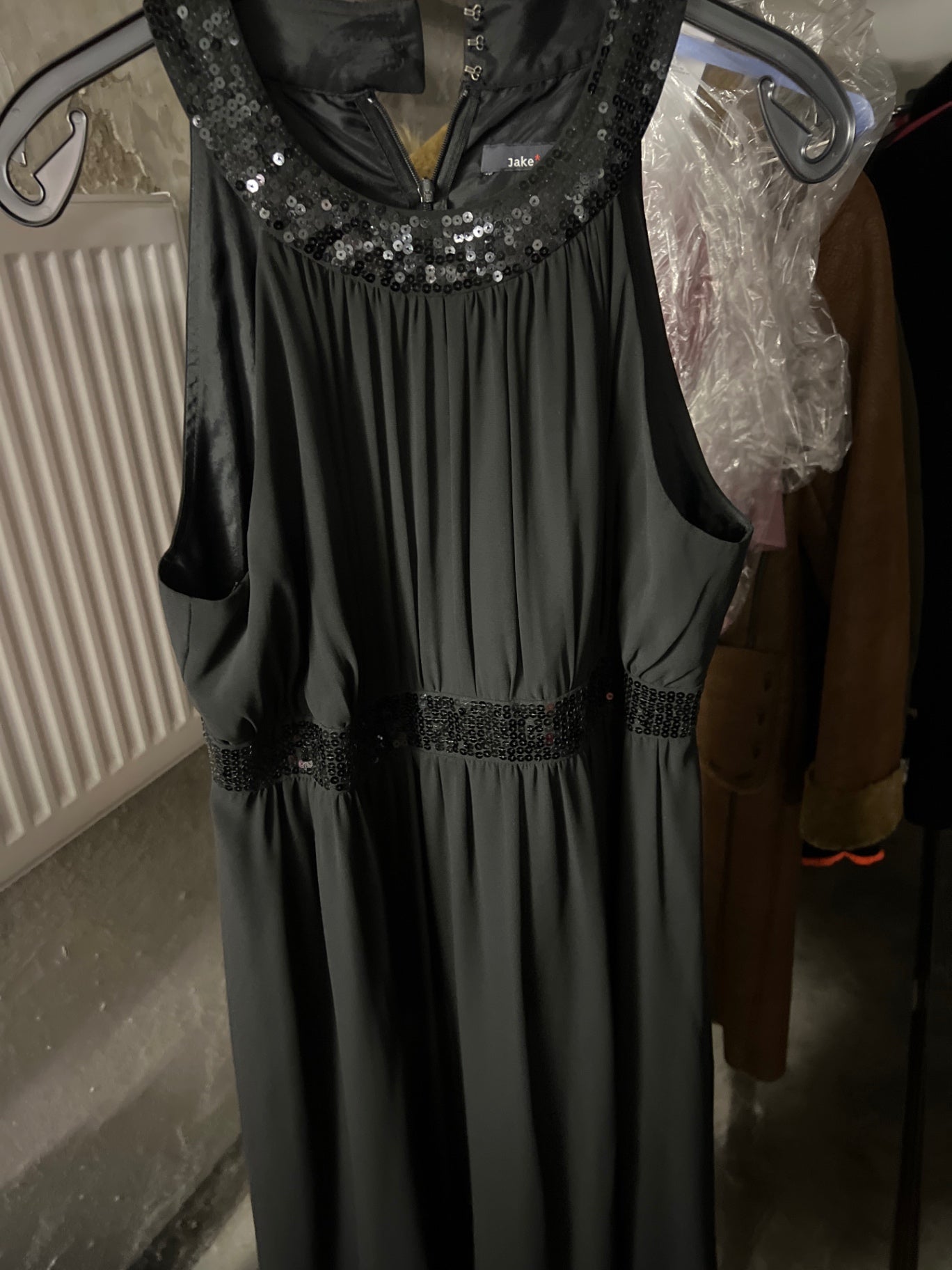 Jake*s Abendkleid Schwarz