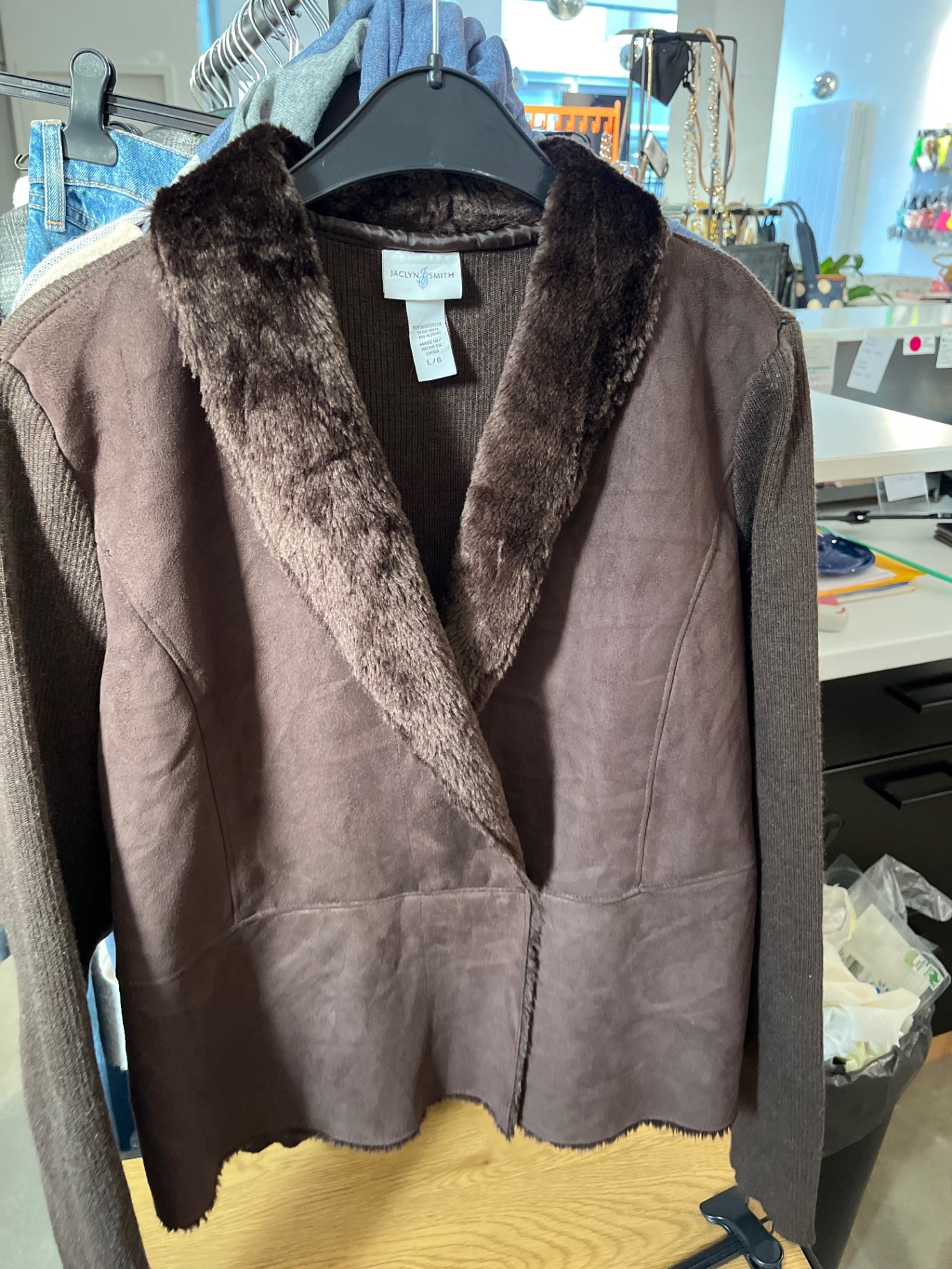 Jaclyn Smith Jacke Braun
