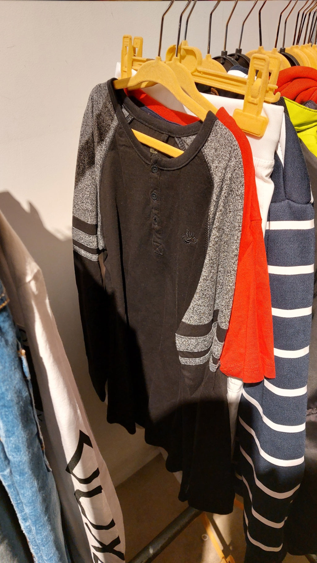 WE Langarmshirt Schwarz und Grau