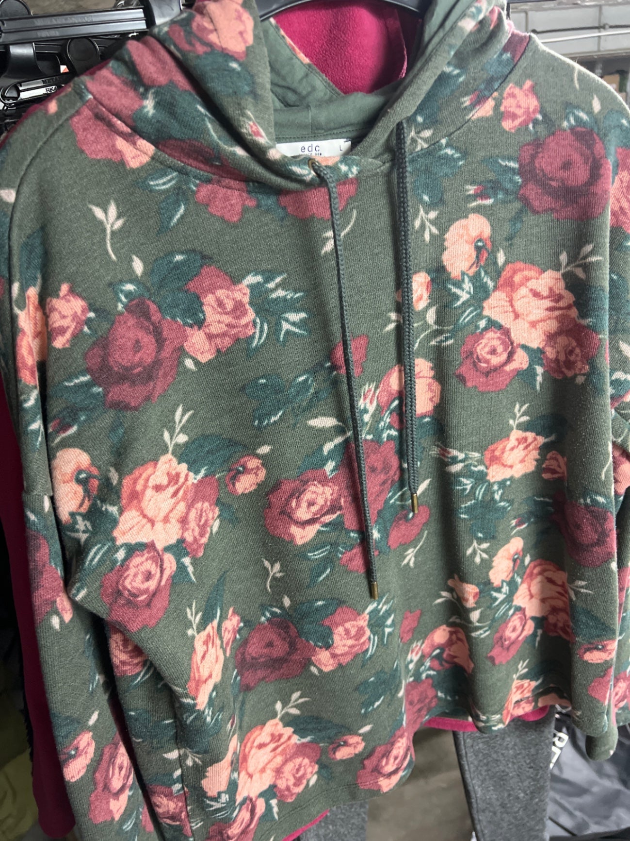 EDC Kapuzenpullover Grün mit Blumenmuster