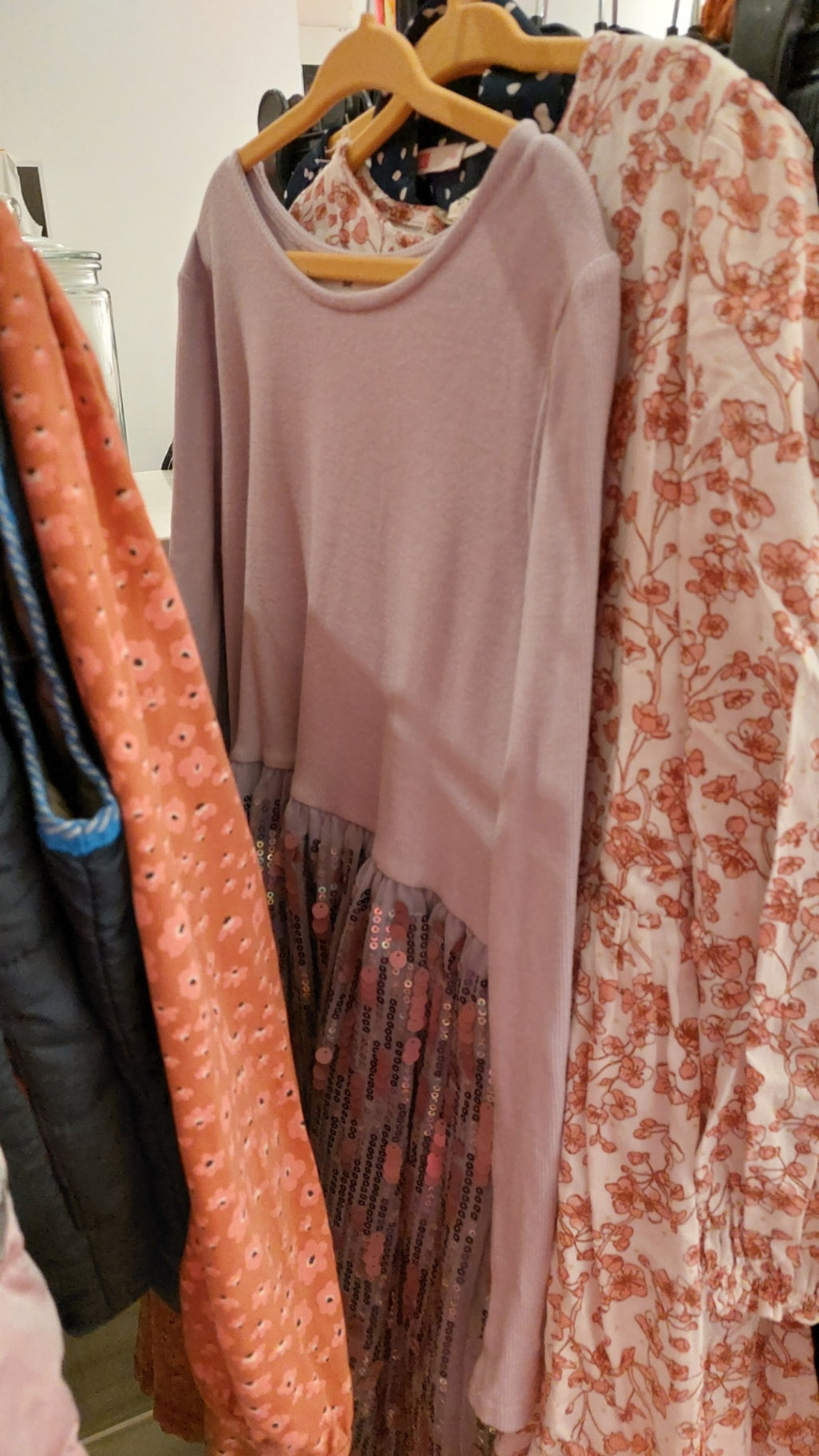 HM Kleid Lavendel Größe: 134/140