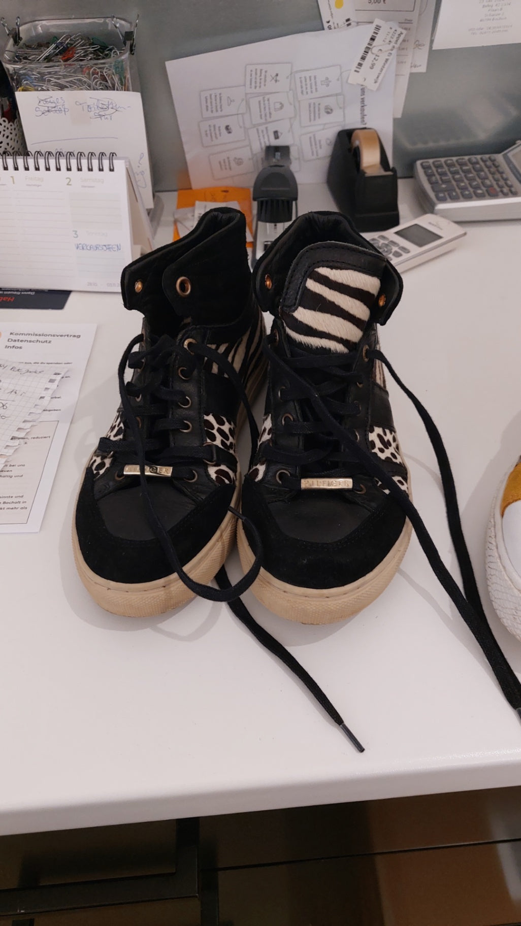 Tommy Hilfiger Sneaker Schwarz, Weiß, Beige Größe: 38