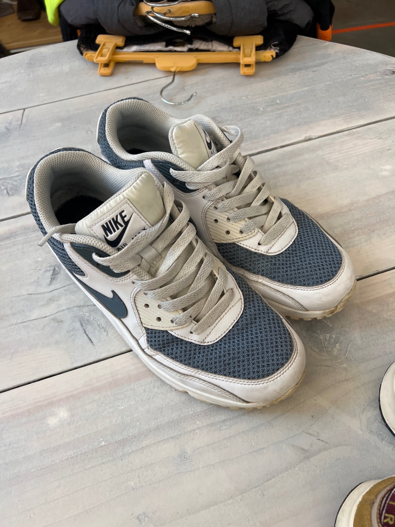 Nike Air Max Grau Weiß Größe: 42
