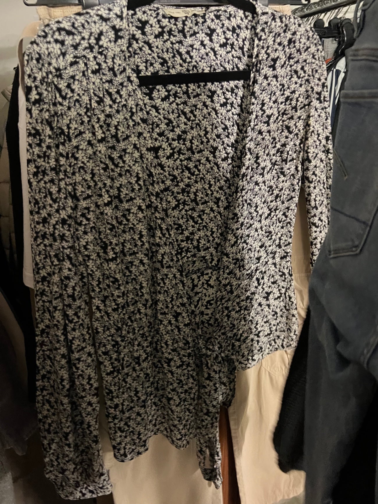 America Today Bluse Schwarz mit weißem Blumenmuster Größe: M