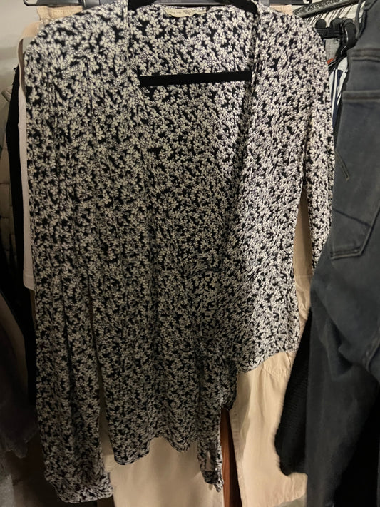 America Today Bluse Schwarz mit weißem Blumenmuster Größe: M