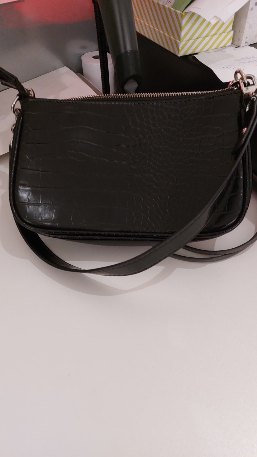 Urban Outfitters Handtasche Schwarz Größe:
