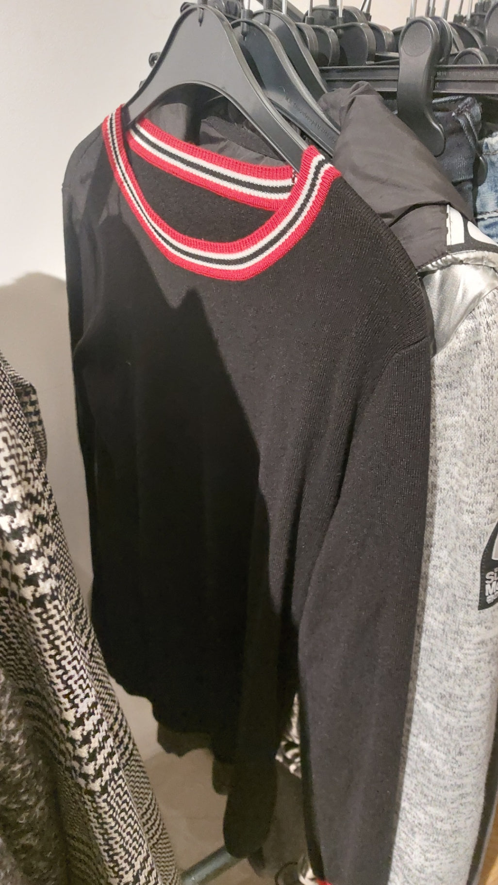 Free Quent Pulli Schwarz mit rot-weiß Größe: S
