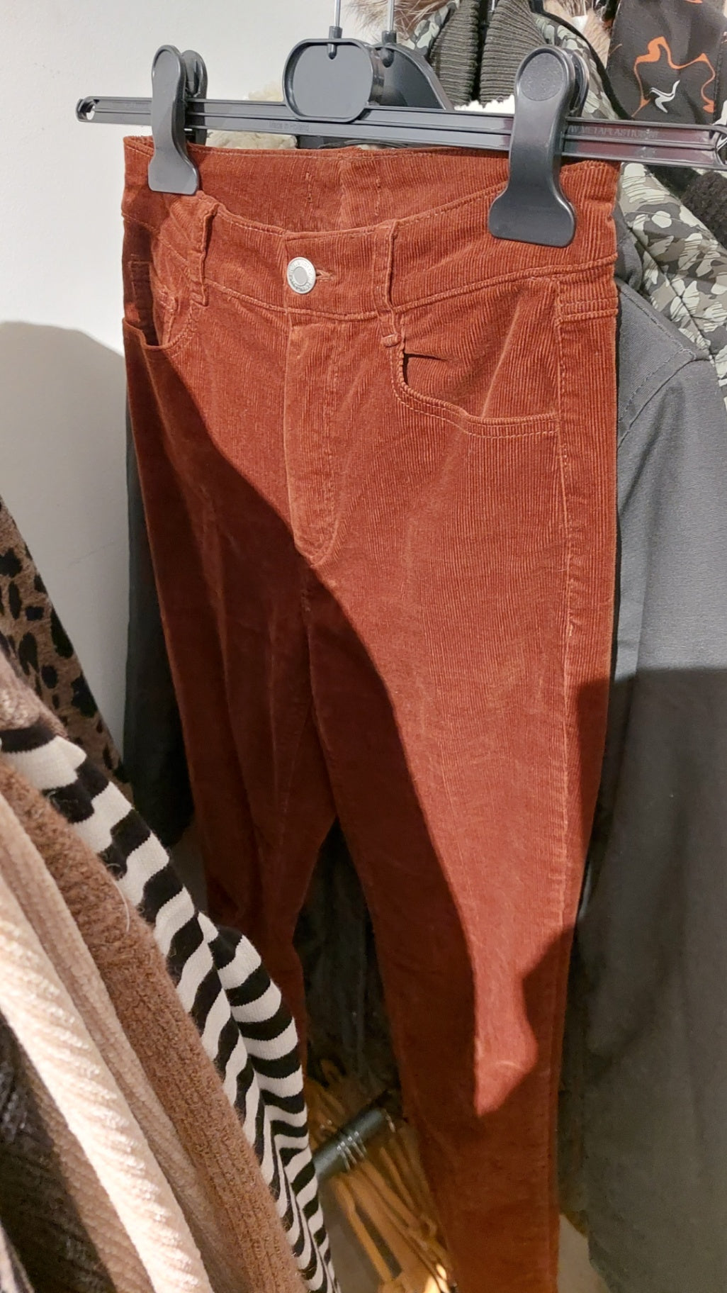 Cordhose Rostbraun Größe: XS