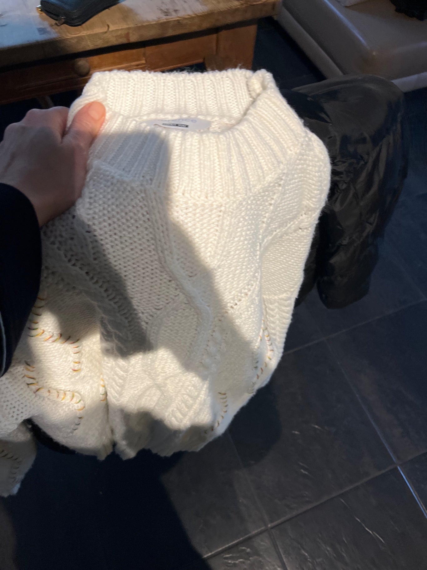 ABOUT you Pullover Weiß bunte Nähte Größe: 36