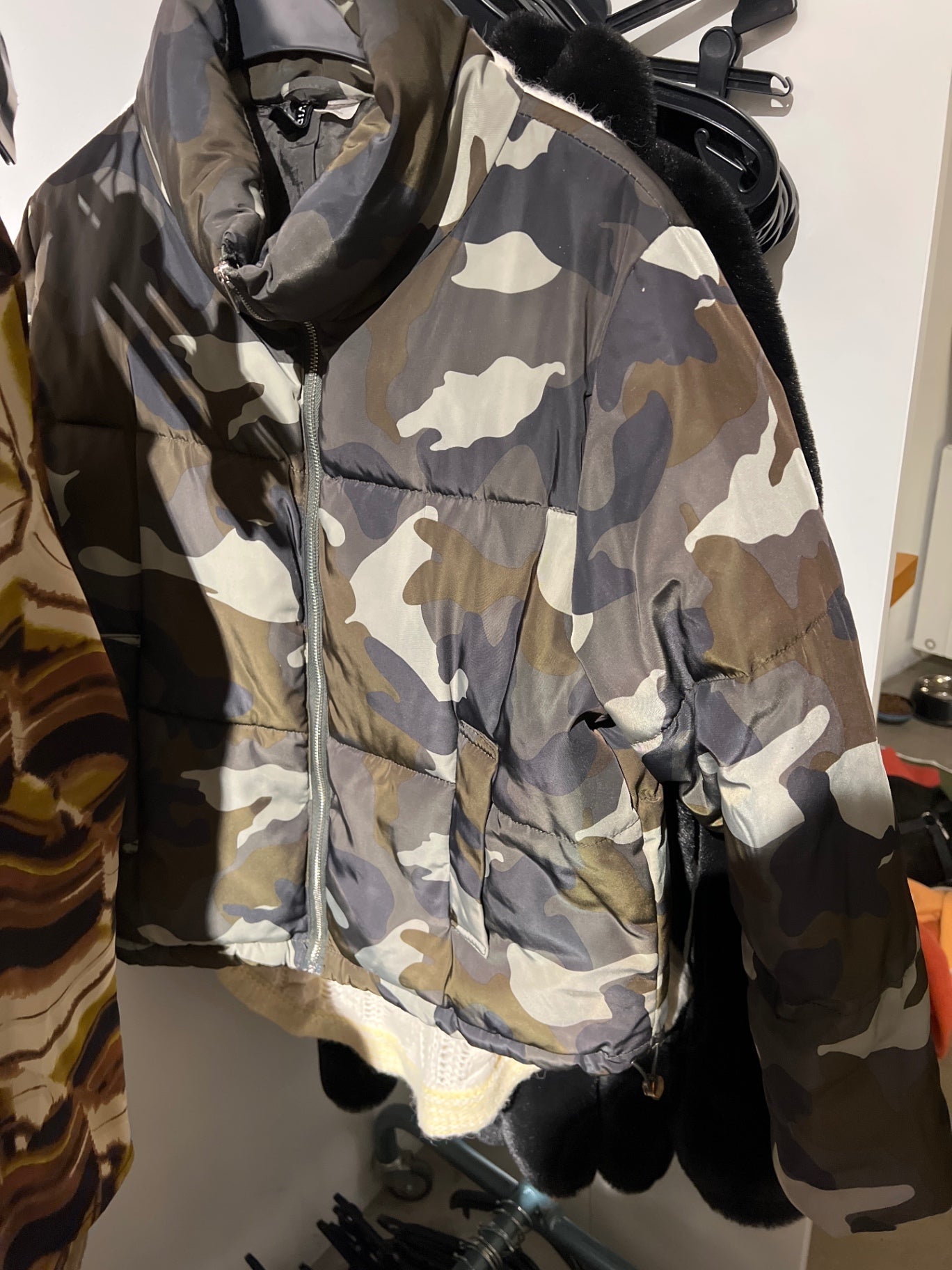 H&M Pufferjacke Camouflage Größe: 38