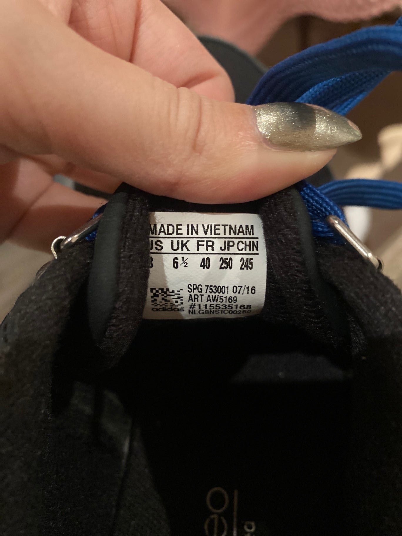 Schwarze Adidas Sportschuhe