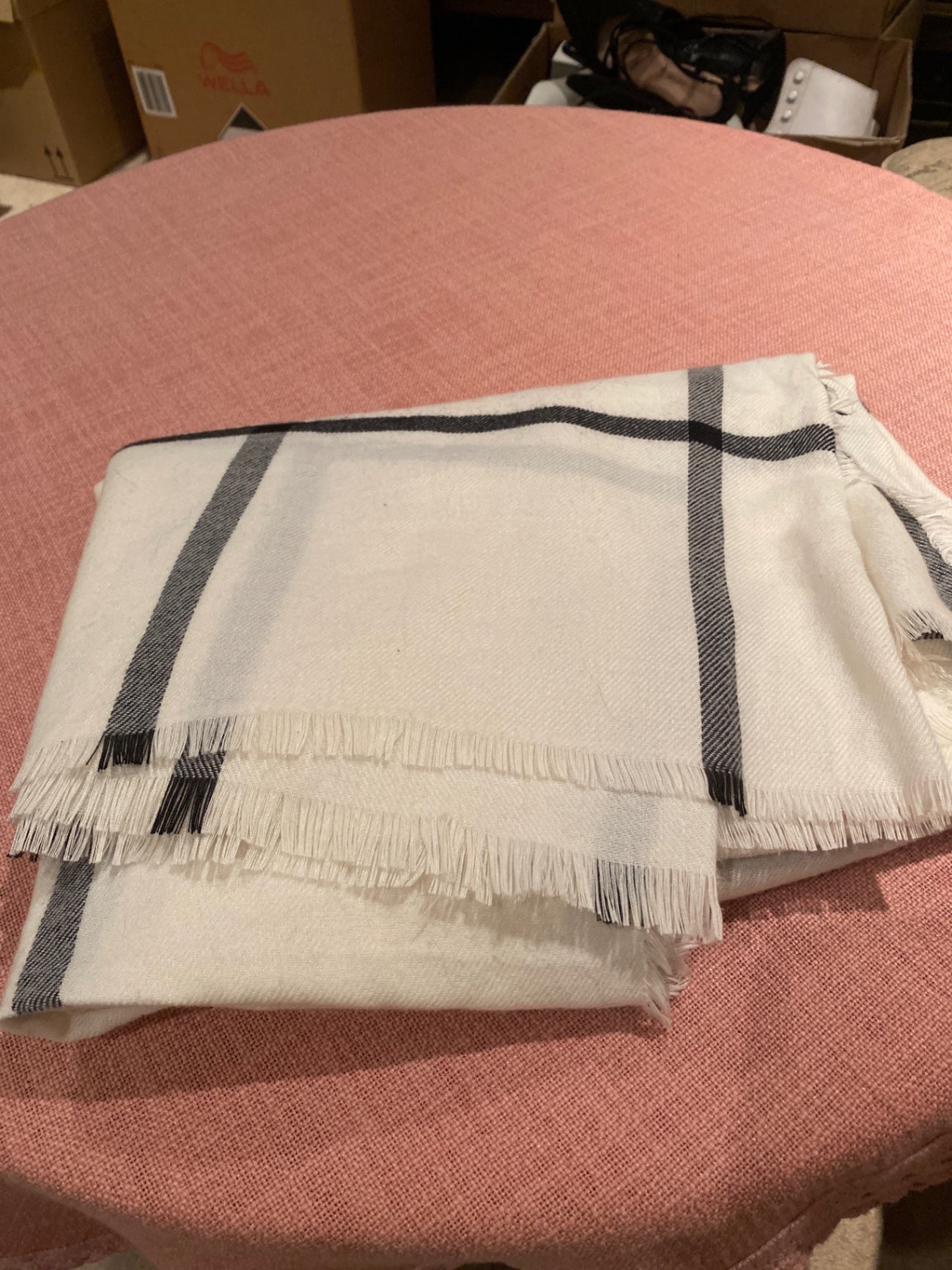 Weiß/Schwarzer Schal