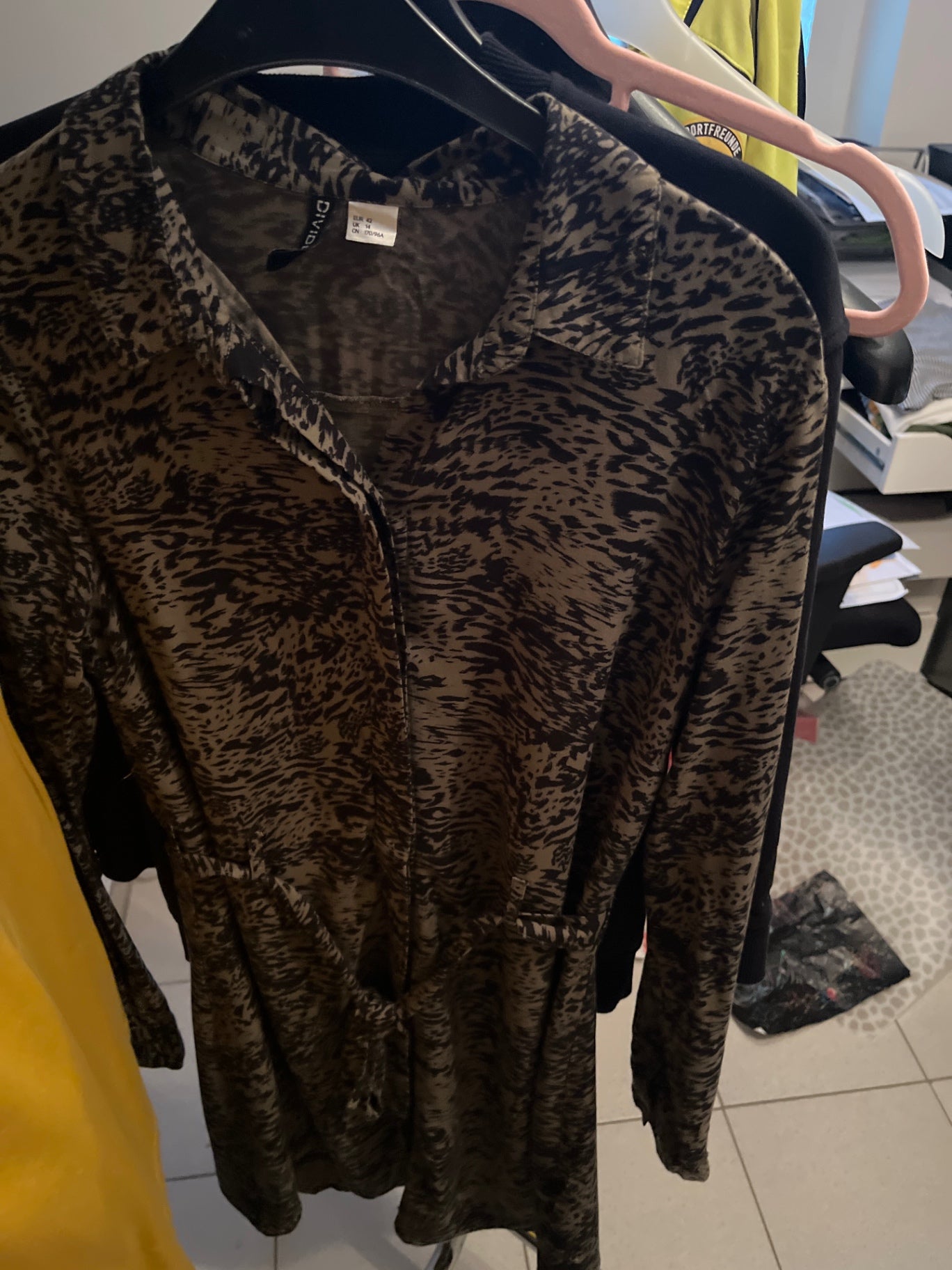 Divided Kleid Grün Leo Größe: 42