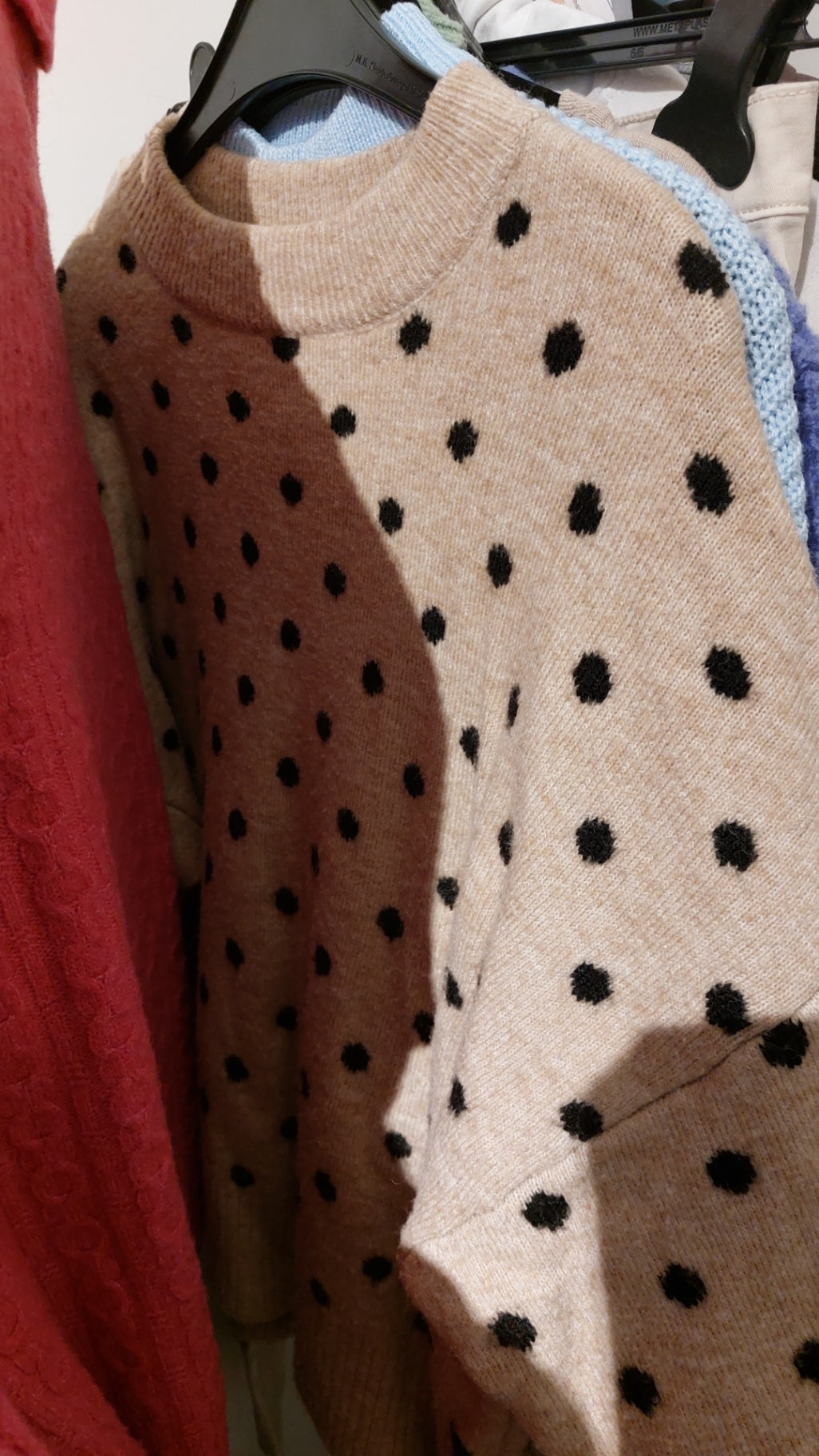 H&M Pullover Beige mit schw. Punkten Größe: XS