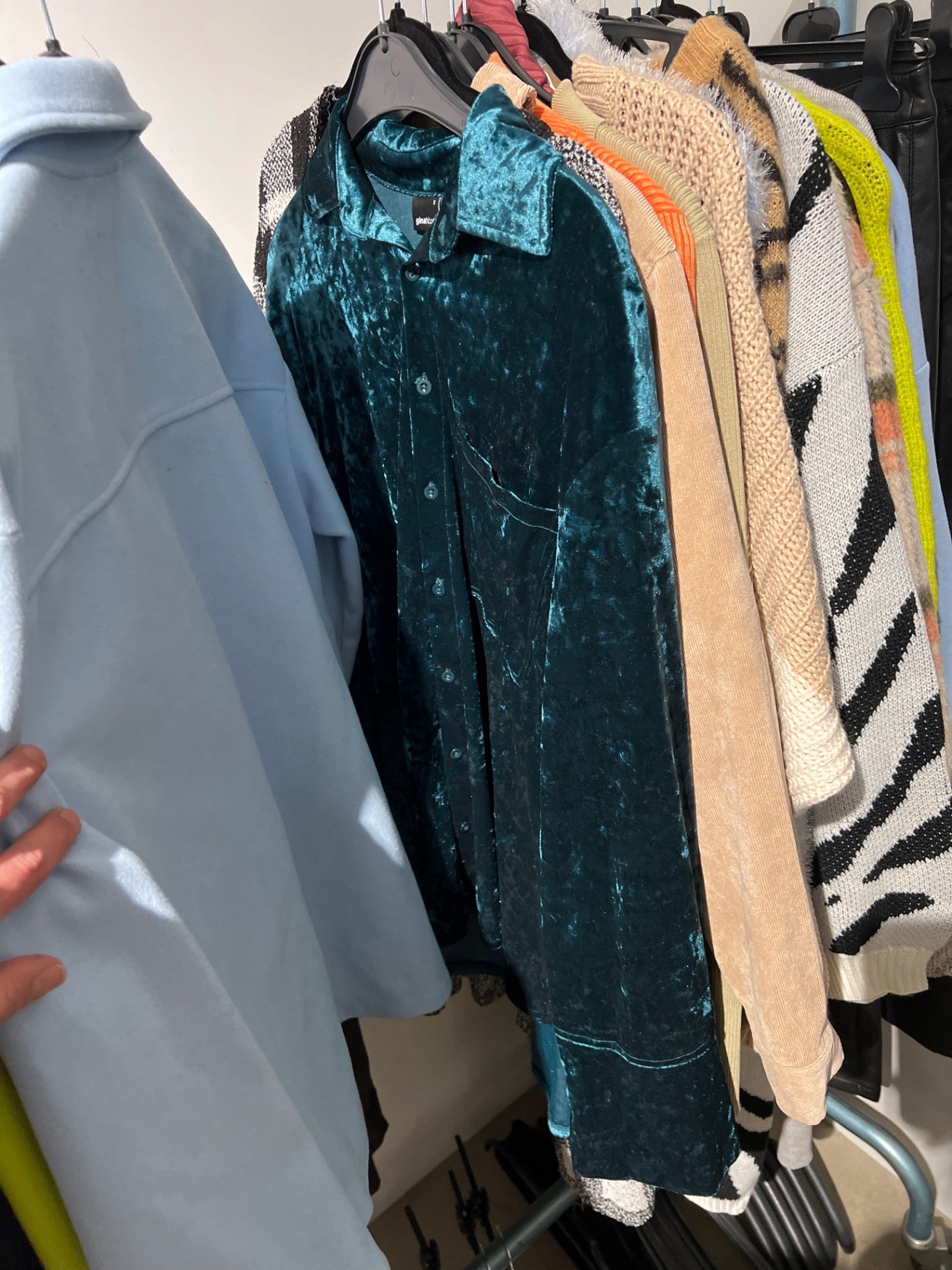 Gina Tricot Samt Hemd Größe: S