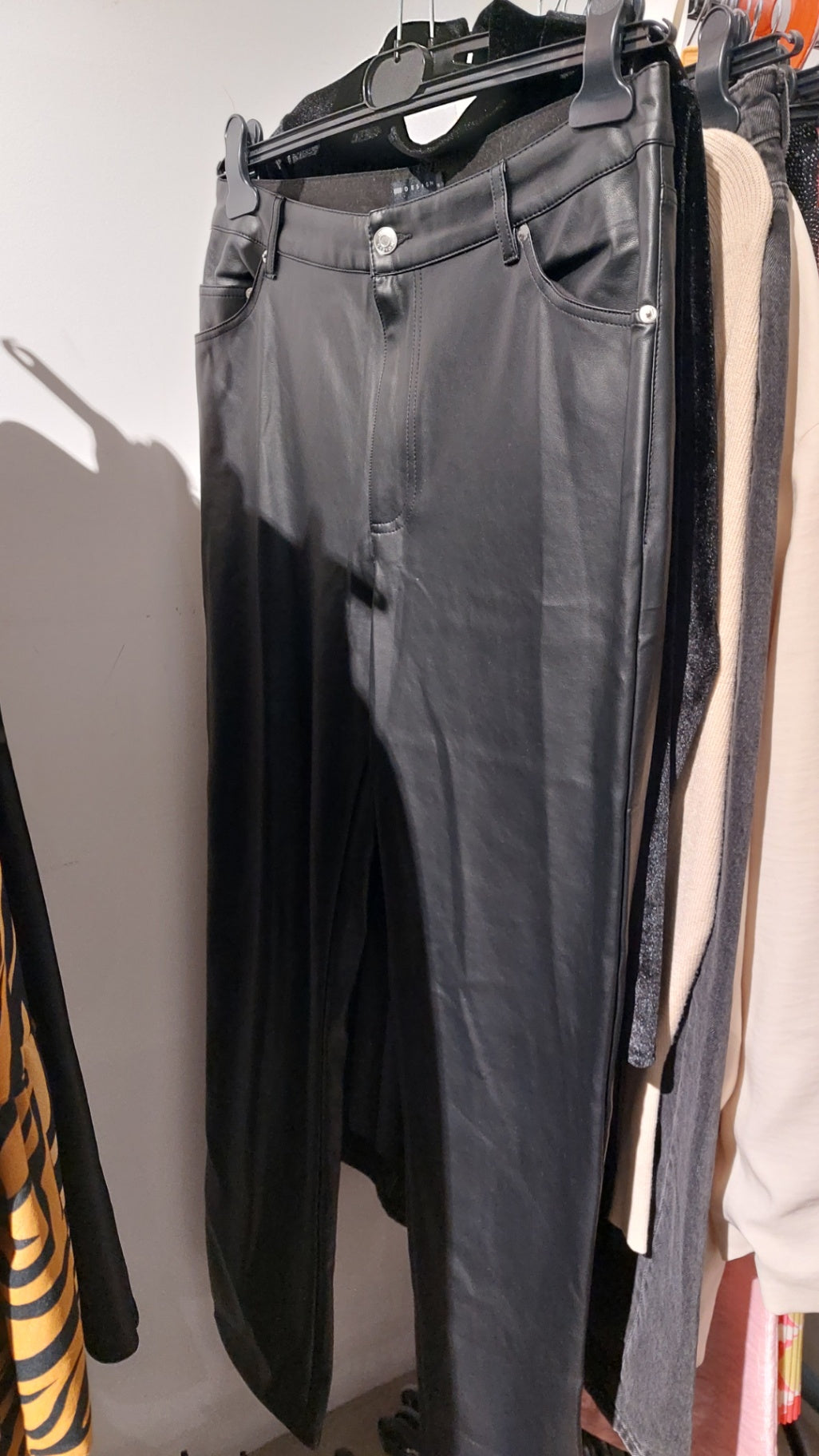 Asos Kunstlederhose Größe: 44