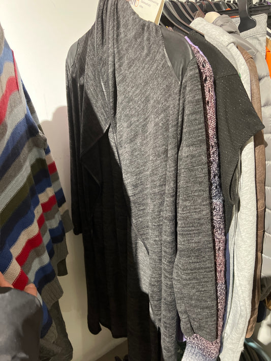 Strickjacke Größe: M