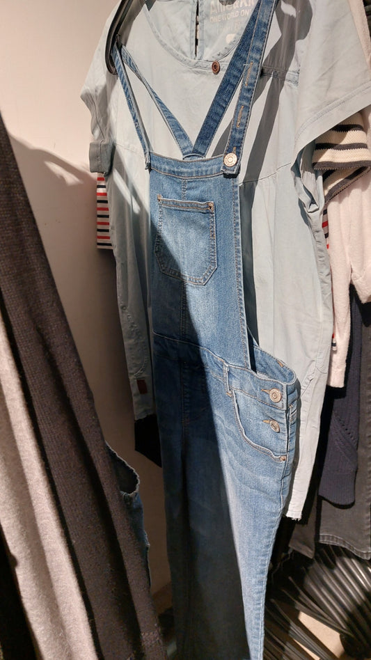 Cat & Jack Latzhose Größe: M-L