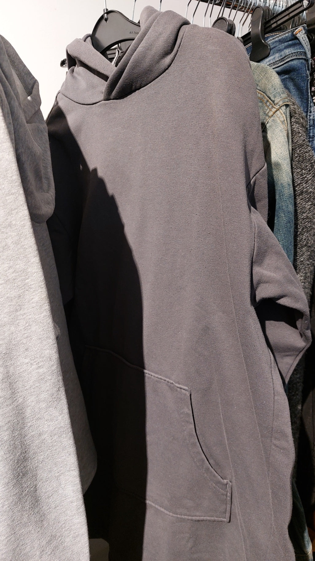 DIVIDED Hoodie Größe: S