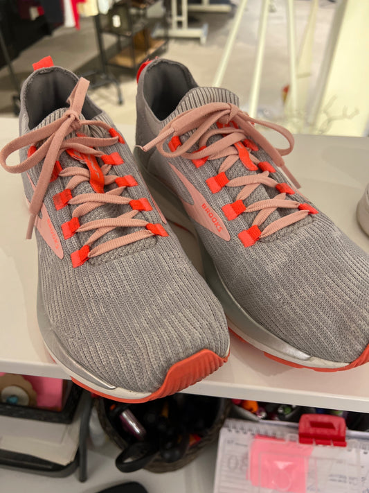 Brooks Sportschuhe Größe: 40,5