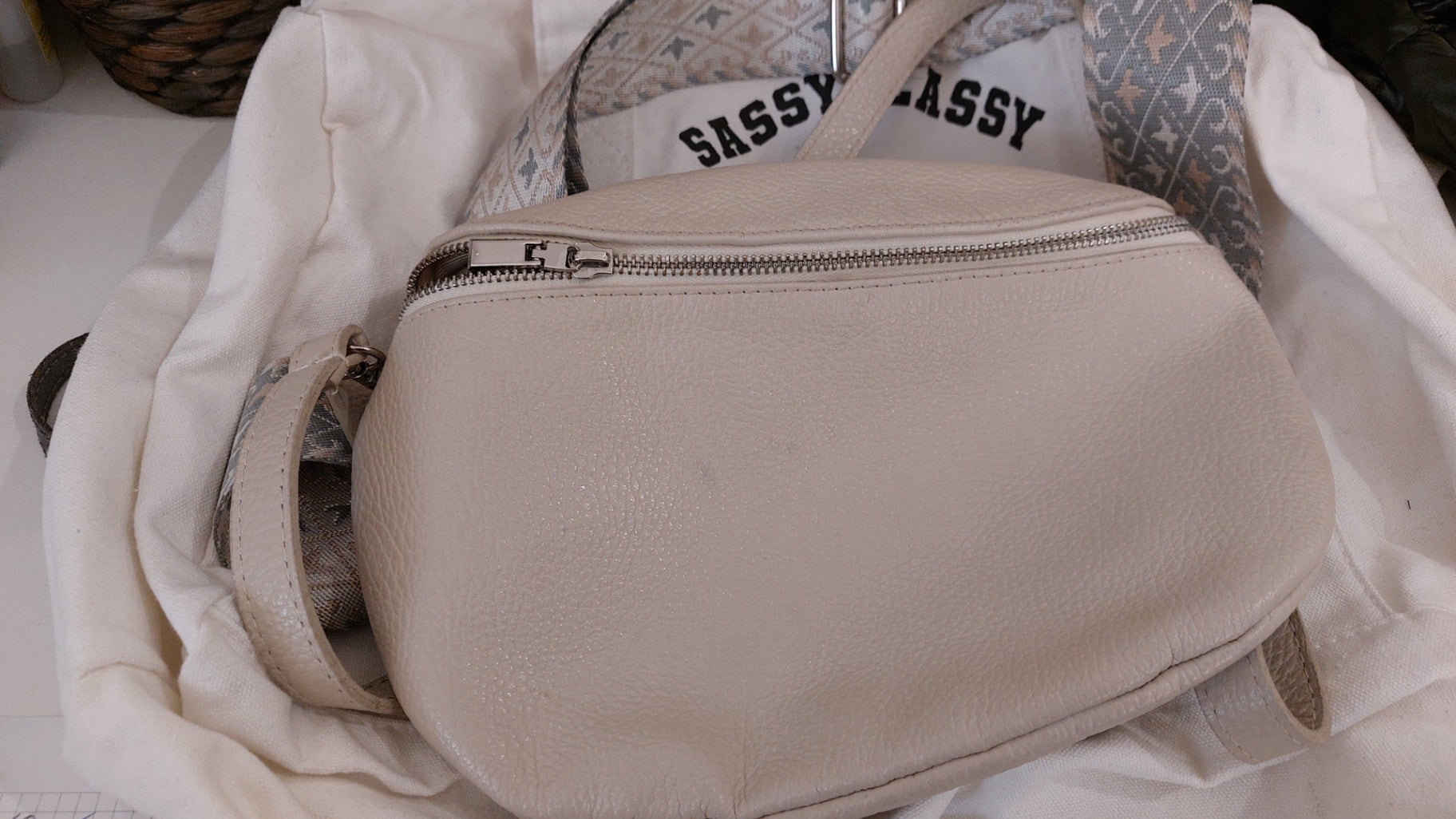 Leder-Umhängetasche beige