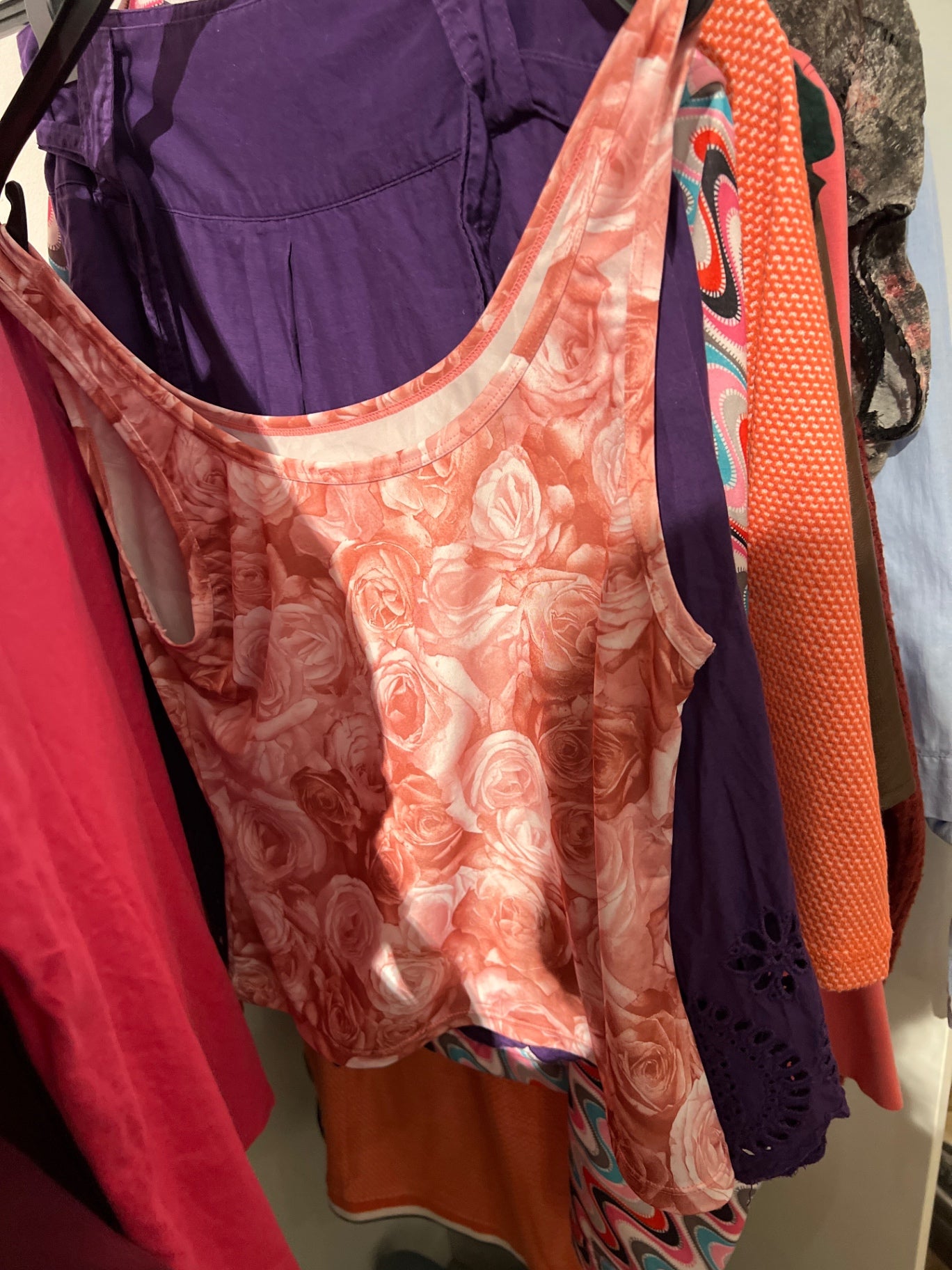 Tanktop Rot mit Blumenmuster Größe: S
