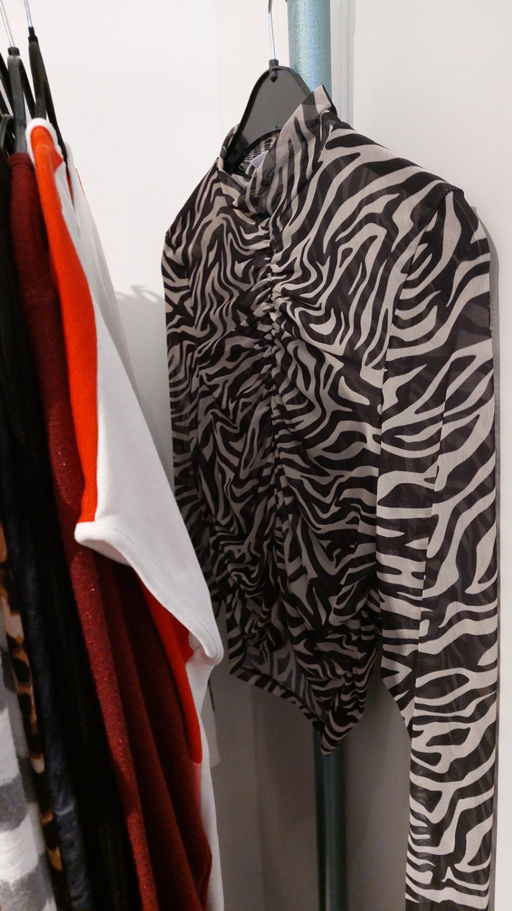 Amisu Bluse Schwarz und Weiß Größe: M