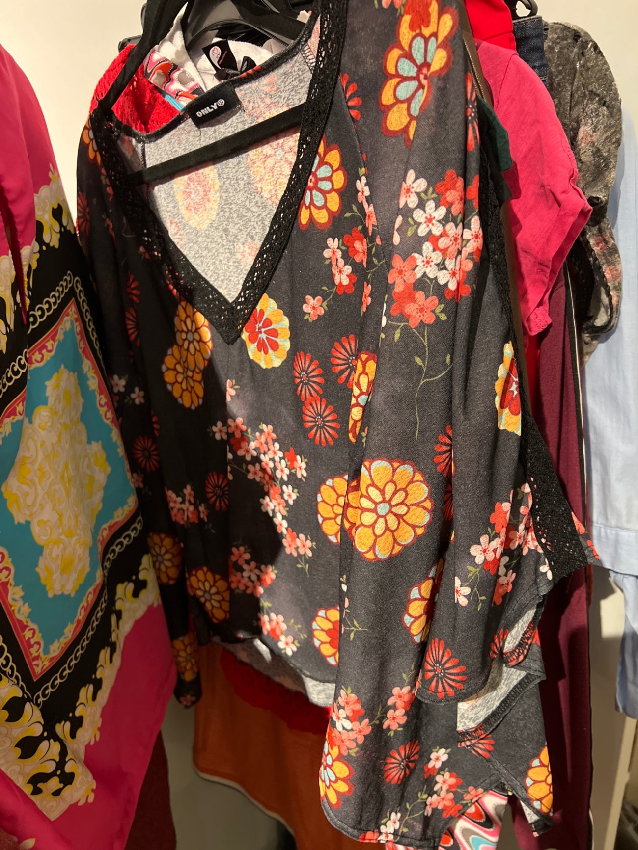 ONLY Bluse Schwarz Blumen Größe: S - M